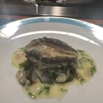 あざみ野うかい亭 - 鮑蒸しポン酢とピリ辛ソースバター青のり