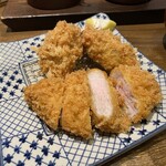 かつ吉 渋谷店 - ロースかつ ＆ かきフライ。