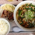 味乃 大久保 - 肉ニラソバ唐揚げせっと