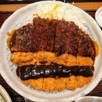 名古屋名物 みそかつ 矢場とん 大阪松竹座店 - 令和6年11月 営業時間(11:00〜20:30)
                                わらじとんかつ御膳 税込2110円
                                ロースとんかつ200g、ご飯、キャベツ、みそ汁、おばんざい2種、漬けもの
                                ご飯、キャベツお替り無料