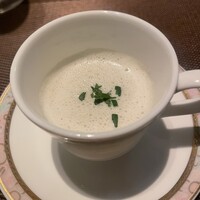 チリエージョ - 小さいゴボウのスープ
