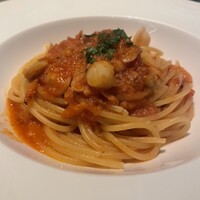 チリエージョ - 魚介とトマトのペスカトーレ