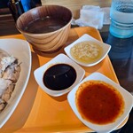 堀内チキンライス - 三種類のタレ