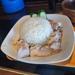 堀内チキンライス - 海南鶏飯 850円   ご飯大盛り+50円