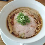 らぁ麺ひら山 - 醤油らぁめん 900円