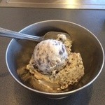 ファイヤービーフ - ランチについてたアイス  今日はクッキークリーム