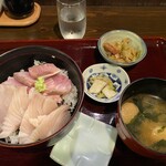 和食 美やま - 限定3色丼マグロ中落ち、ぶり、さわら