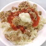 民生嘉義米糕 - 米糕（チリソースと おろしニンニクを加えて）