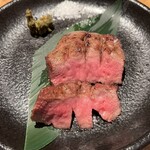 牛たん 伊地知 - 厳選　厚切り牛たん炭火焼き