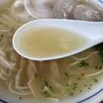 南京ラーメン 黒門 - スープ。