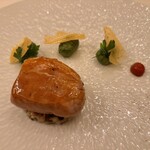 ラ・ベ - 仔牛ロースのエピスロティ マレンゴソース ハーブとジャガイモのニョッキ 赤パプリカのコンポテ