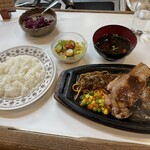 レストラン 菱富