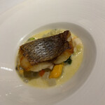 レストラン アラジン - サワラのポワレ　モンサンミッシェル産ムール貝のマリニエールソース