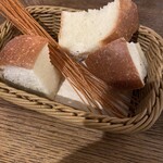 葡萄房 by the camel - お通しのパン