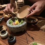 BATIDA - 名物！BATIDA風ワカモレ(税サ込2200円)。調理中