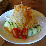 洋食春 - トマトドレッシングをかけたサラダ