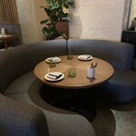 BATIDA - 円形ソファ席