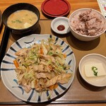 やよい軒 - 料理写真:肉野菜炒め定食＋豚汁＋もち麦ごはん大盛