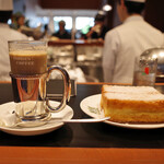 イノダコーヒ 三条支店 - ホットカフェオーレ＋フレンチトースト