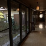 日本料理 大むら - 店内　各部屋への廊下