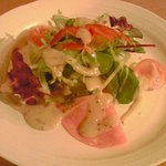 セットのサラダ