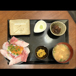 武蔵ノ麦穂 - 極上爆盛りはみ出る海鮮丼　byまみこまみこ