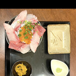 武蔵ノ麦穂 - 極上爆盛りはみ出る海鮮丼　　byまみこまみこ