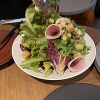 Bistro NOHGA  - 太田ハムとアボカドマッシュルームの味噌サラダ　味噌ドレッシング？これも良かった
