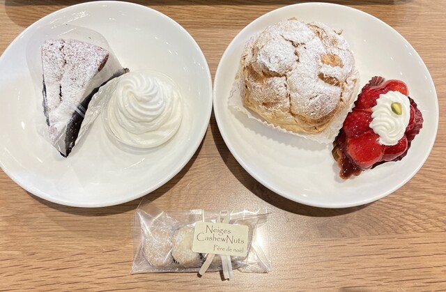 ペール・ド・ノエル（Pere de Noel） - 本塩釜（ケーキ）の写真