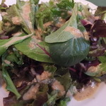 ワインレストラン ドミナス - ごまドレッシングのサラダ