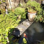 みわ屋 - 入口脇