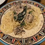 ニュー ハナイ - 牡蠣とほうれん草のクリーム