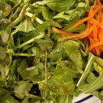 QWAN - 魔法？葉っぱだけなのにうまいサラダ