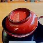 やぶ善 - 特別感を味わえる(笑)、蓋付き。