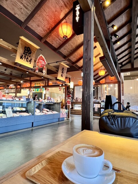 CAFE 水とコーヒー 新青森駅店 - 新青森（カフェ）の写真