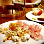 ERUTAN RESTAURANT BAR - 