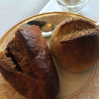 エリゼ光 - 自家製ライ麦パンと天野醤油のもろみ発酵甘露醤油パン