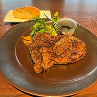 ワカヌイ グリル ダイニング バー 東京 - 牧草生キューブロール