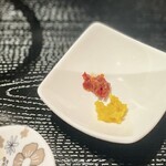 薬膳食堂 伝伝 - 薬味のかんずりと柚子。