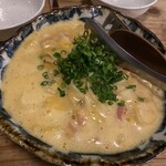 よってけ酒場 - きしめんカルボナーラ