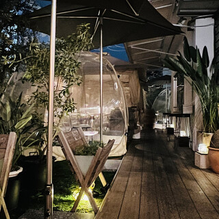 フードとドリンクのみもOK◎緑に包まれたお洒落空間