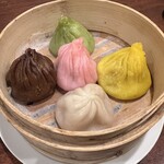 横浜中華街 横浜酒家 - 五種小籠包(豚肉、海老、フカヒレ、蟹みそ、牛肉)