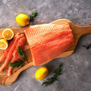 豊かな自然が育んだ、こだわりの「ノルウェー産サーモン」