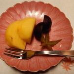 北新地しゃぶしゃぶすき焼き きらく - 甘味(柿と巨峰)