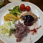 キッチン ブルー グローブ - サラダを添えてのワンプレート