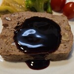 キッチン ブルー グローブ - 正面から、真っ黒なスィートワインソース