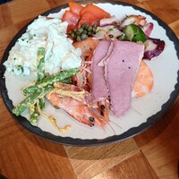 ザ タヴァン グリル＆ラウンジ - 