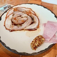 ザ タヴァン グリル＆ラウンジ - 