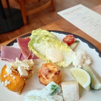 ザ タヴァン グリル＆ラウンジ - 