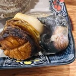 磯丸水産 - サザエの中身